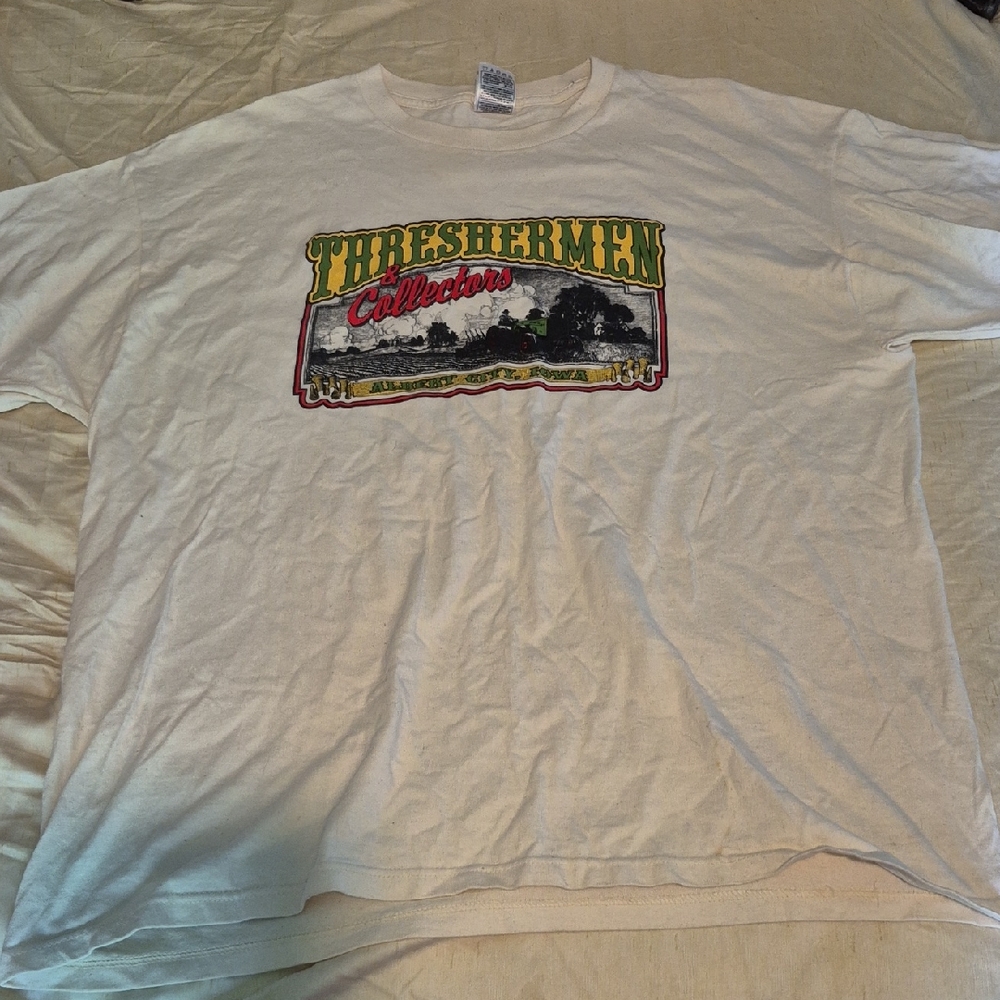 Fruit of the Loom White Graphic Tee